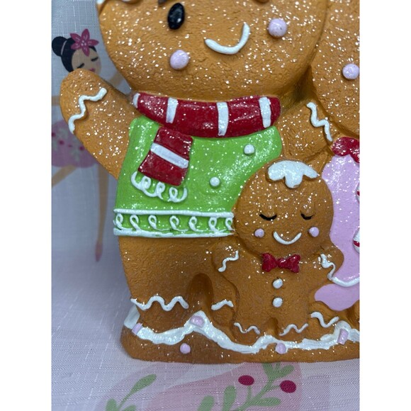 Christmas gingerbread family - Picture 3 of 6